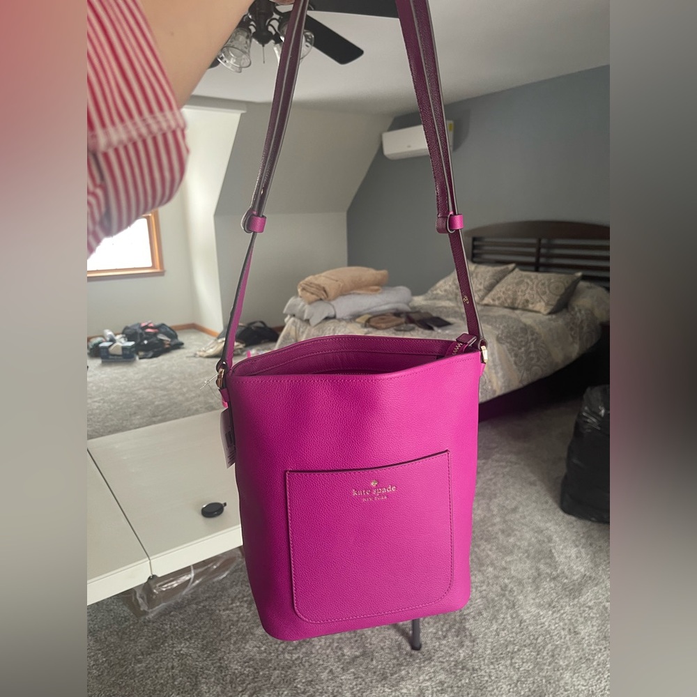 NWT Kate spade shoulder/ crossbody bucket bag
